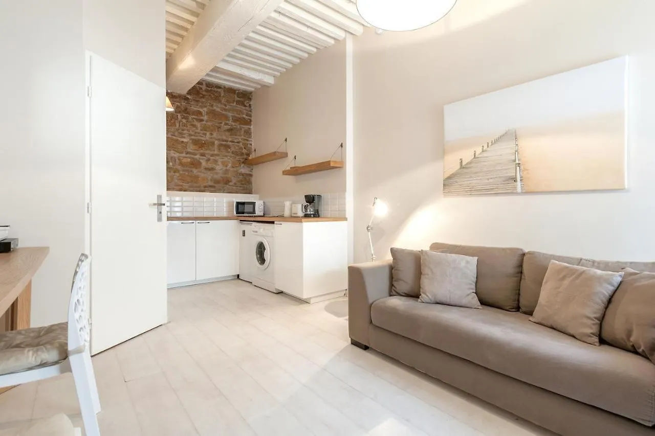 Guestready - Charming Studio For 2 Near The Metro location